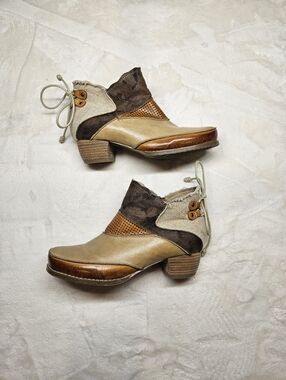 Corkys Elite Cashew Womens Leather Ankle Bootie Cognac, Size 8